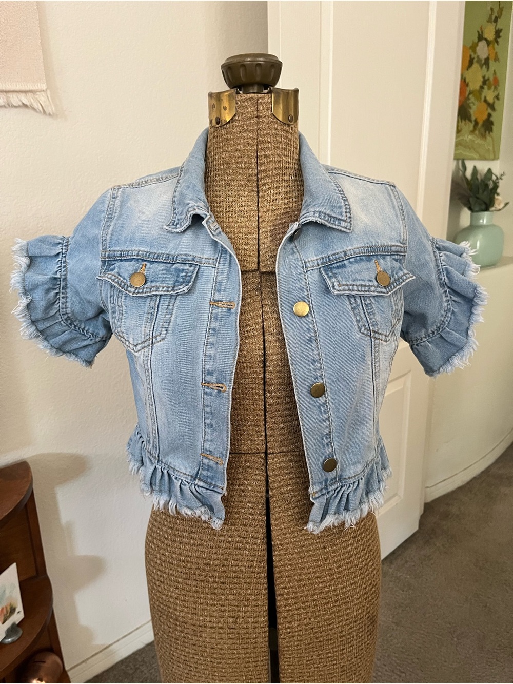 Light Wash Ruffled Cropped Denim Jacket